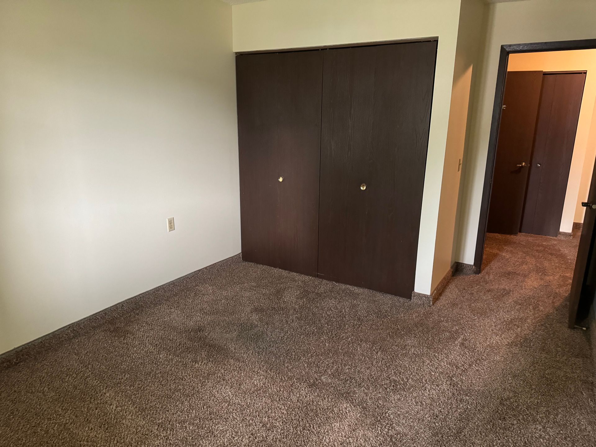 Leonard Estates Lincoln, IL Robert Cottingham Property Management Co