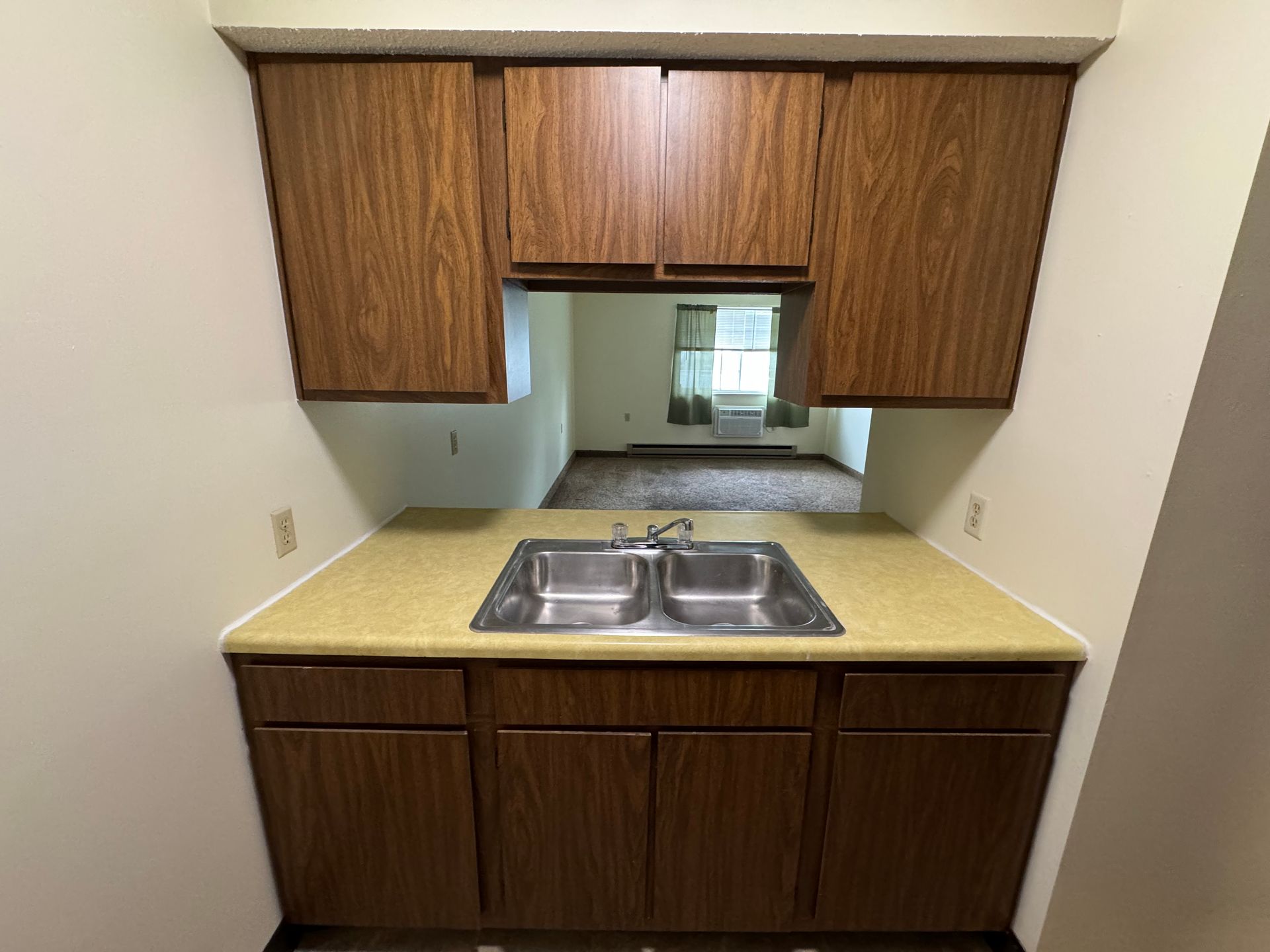 Leonard Estates Lincoln, IL Robert Cottingham Property Management Co