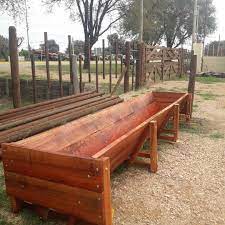 comedero animales madera