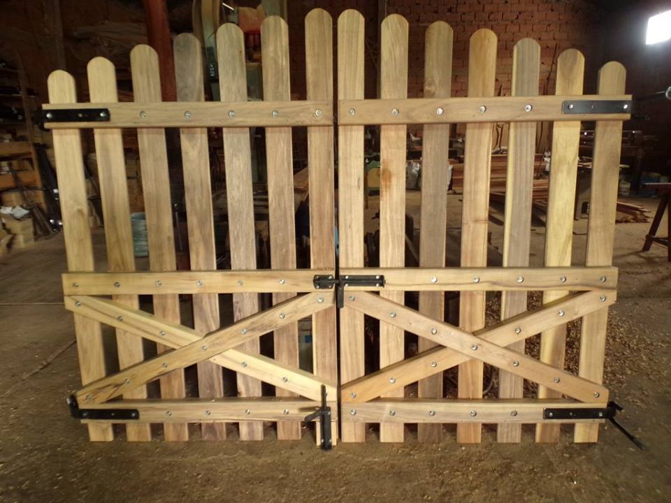 puerta de madera