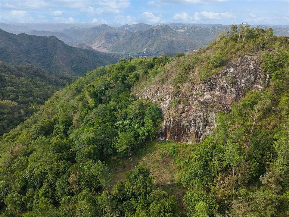 La Piedra rock face seen from above