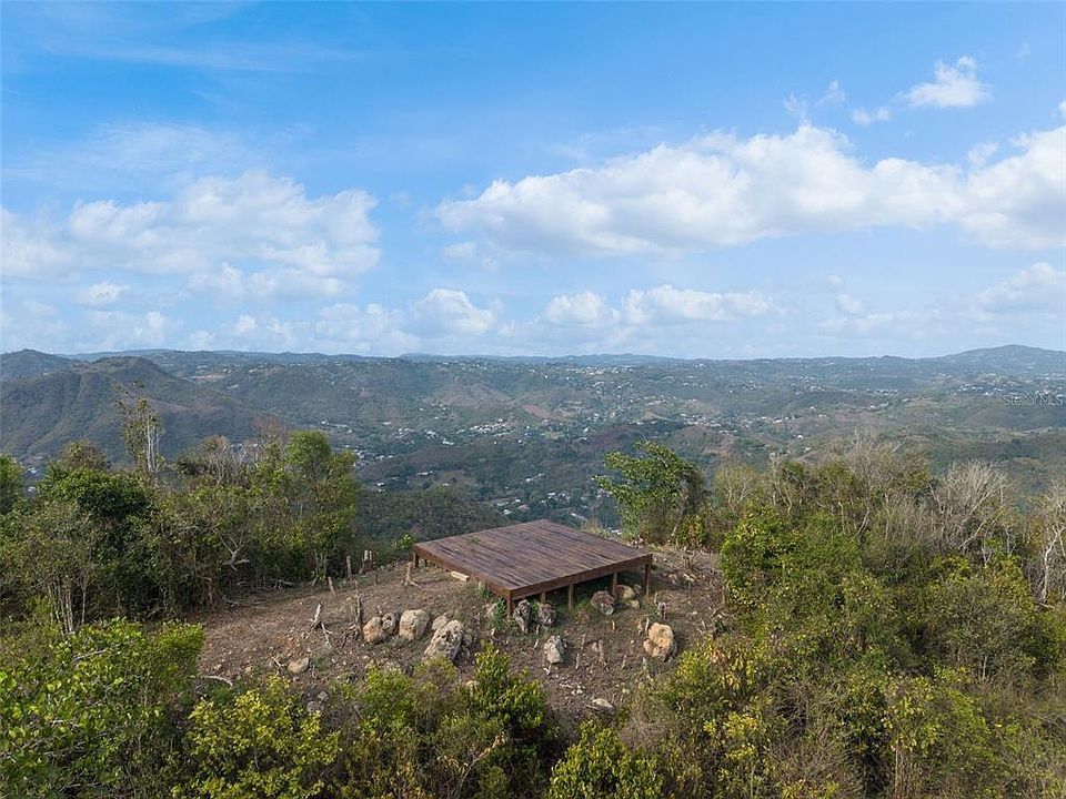The lookout platform seen from above on the ridge