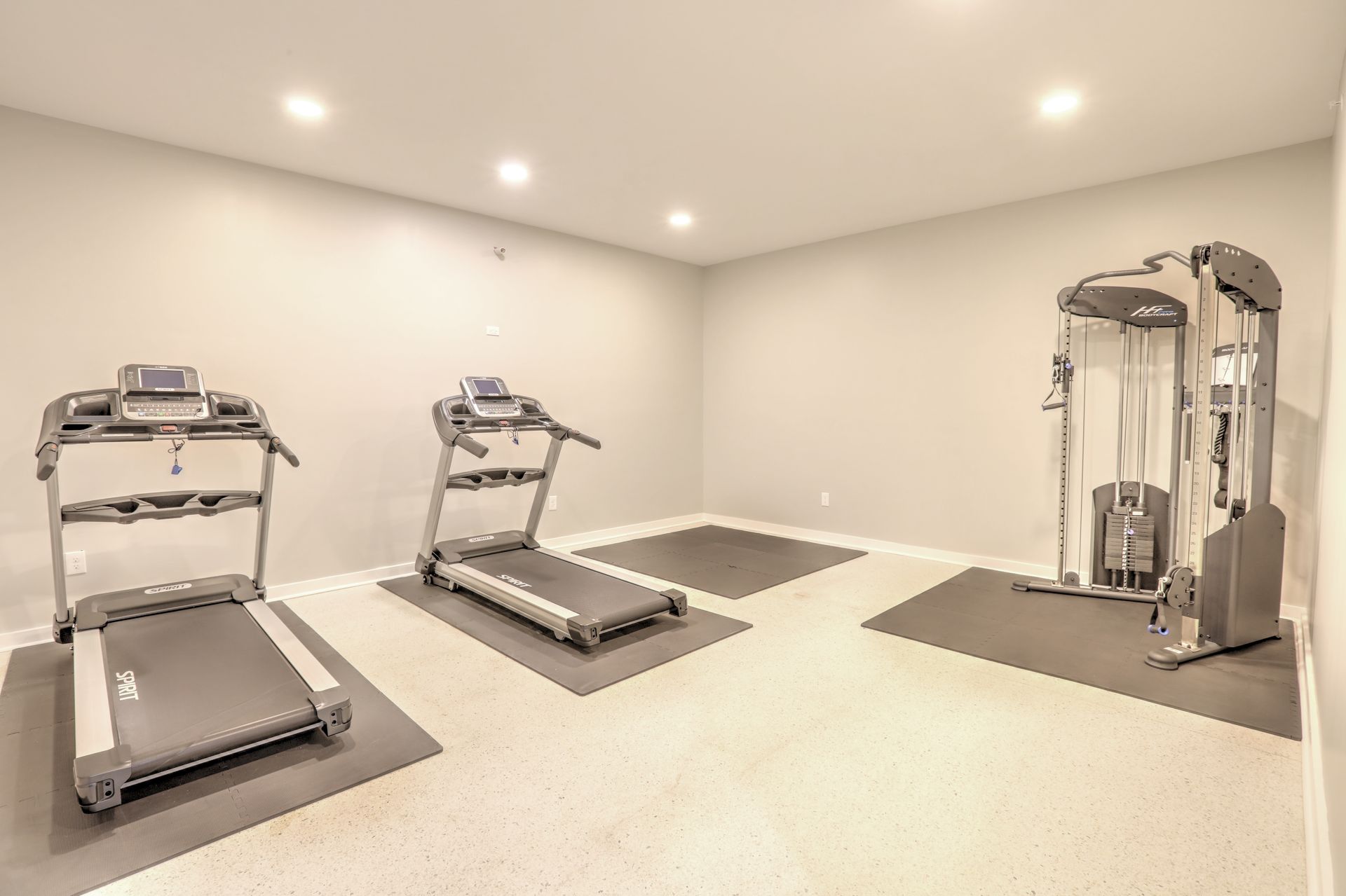 Photo of modern dining area, click here to view Amenities