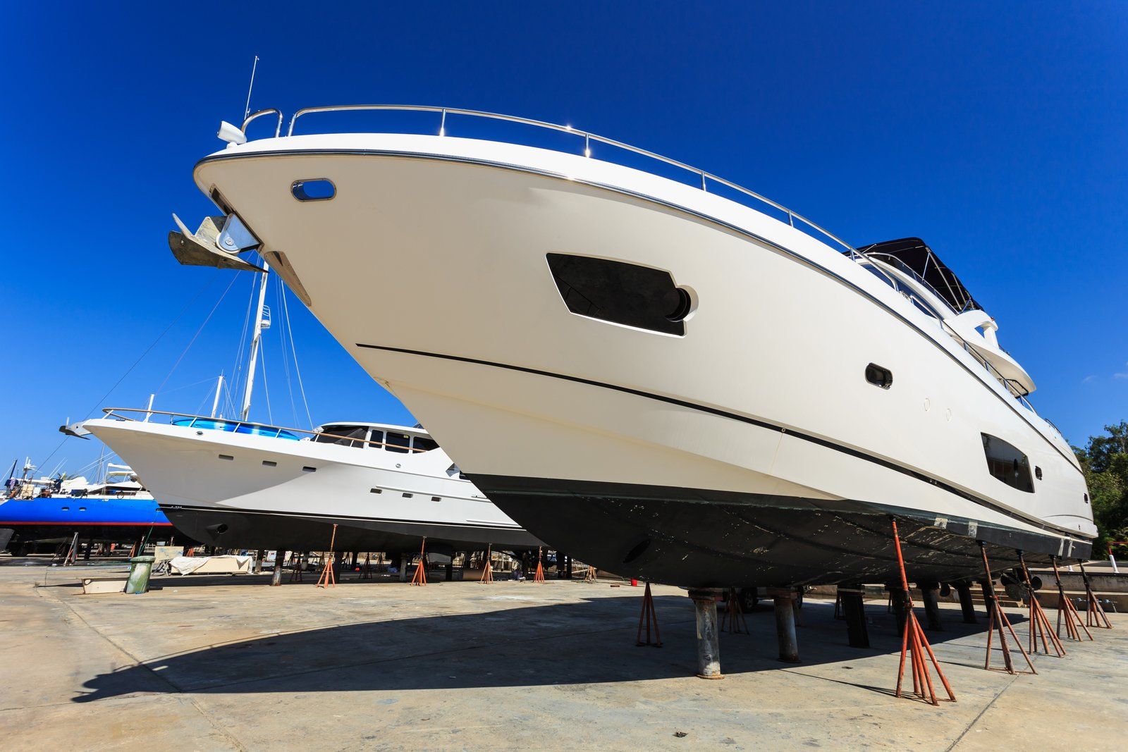 clean boats are on park on land