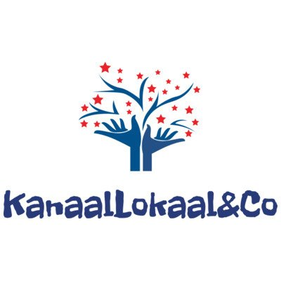 Logo voor KanaalLokaal & Co: Blauwe handen die een boom met rode sterren ondersteunen op een witte achtergrond.