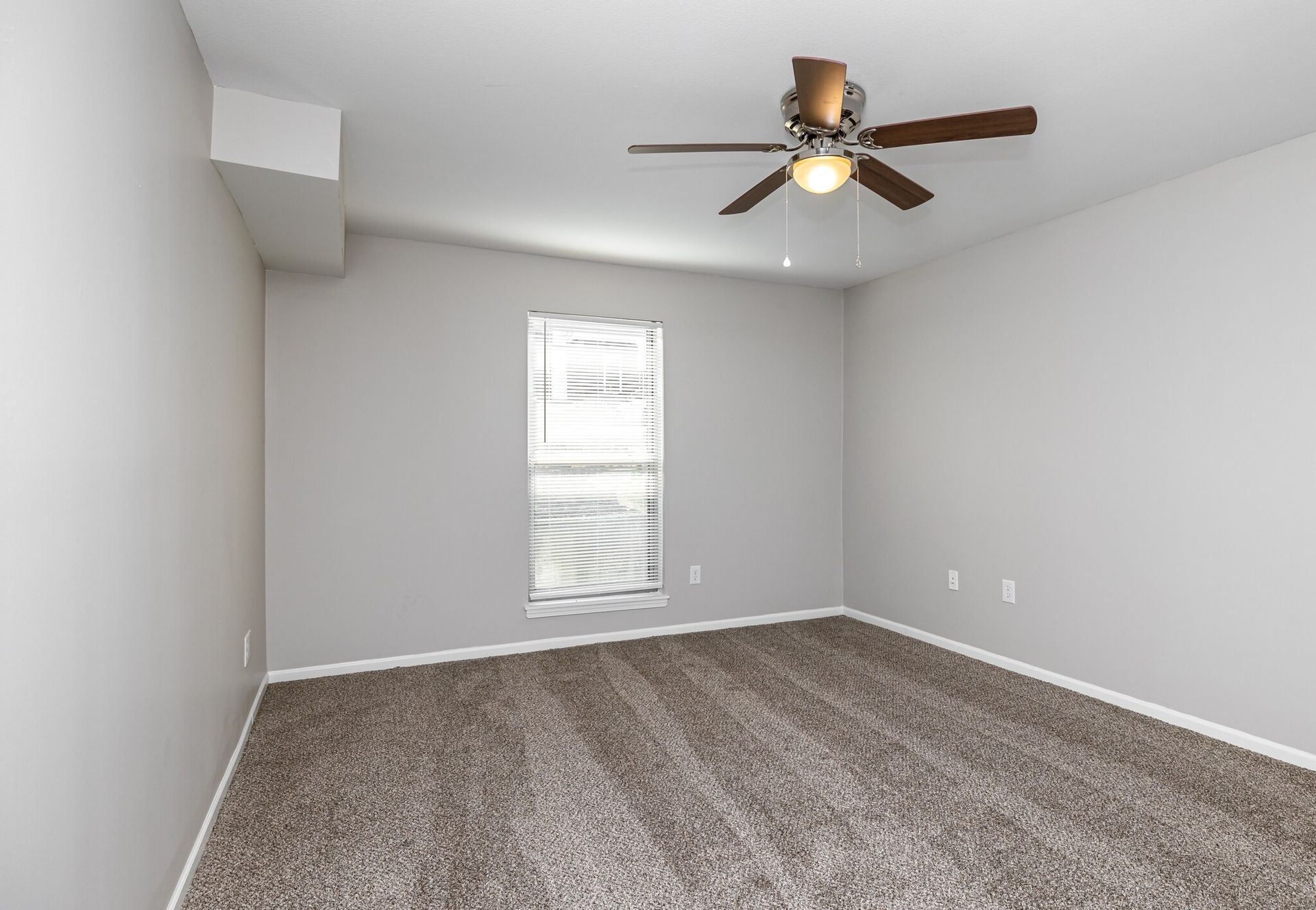Apartment & Townhome Rentals | Maple Hills Apartments | Overland Park, KS