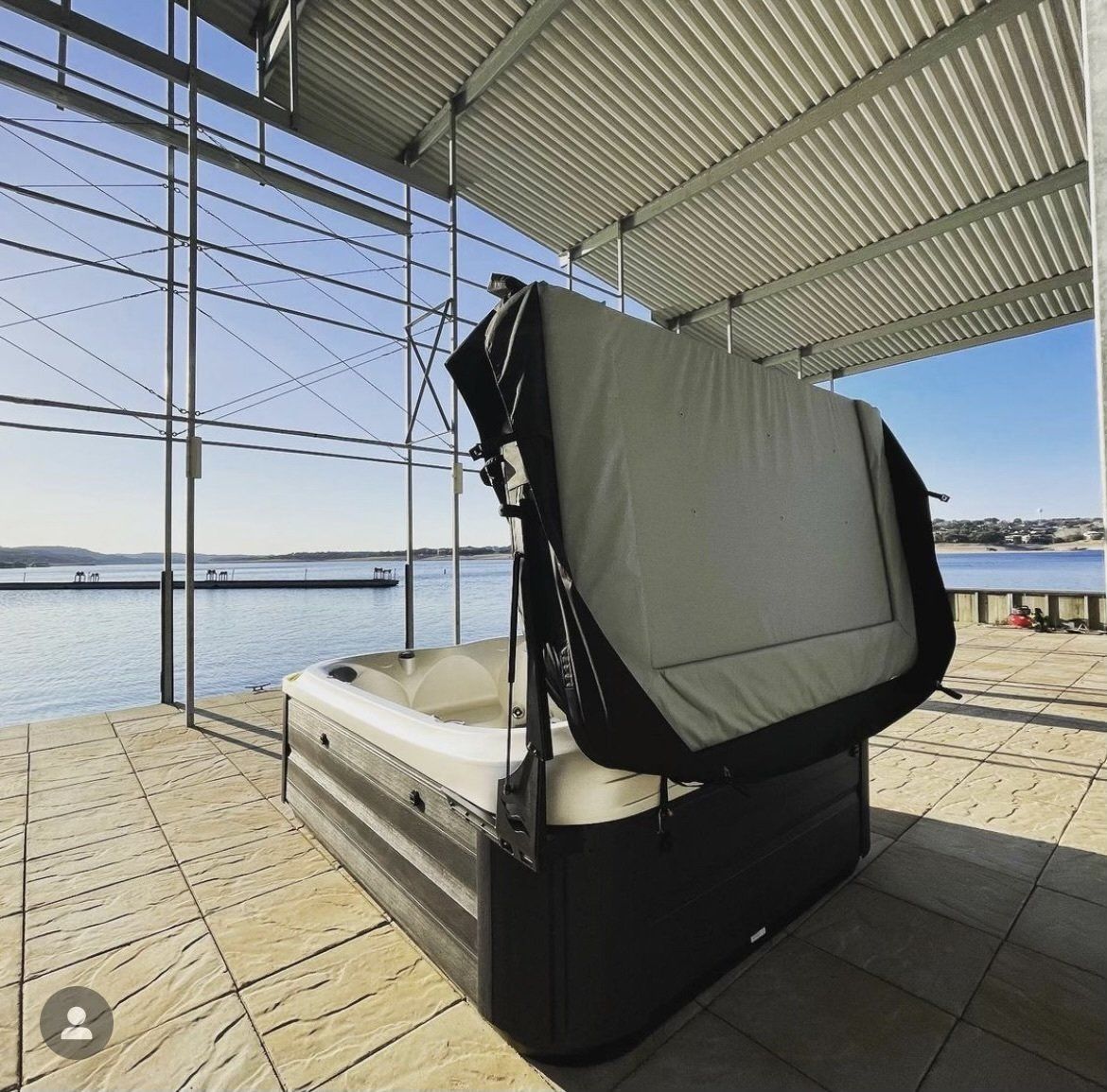 jacuzzi hot tub