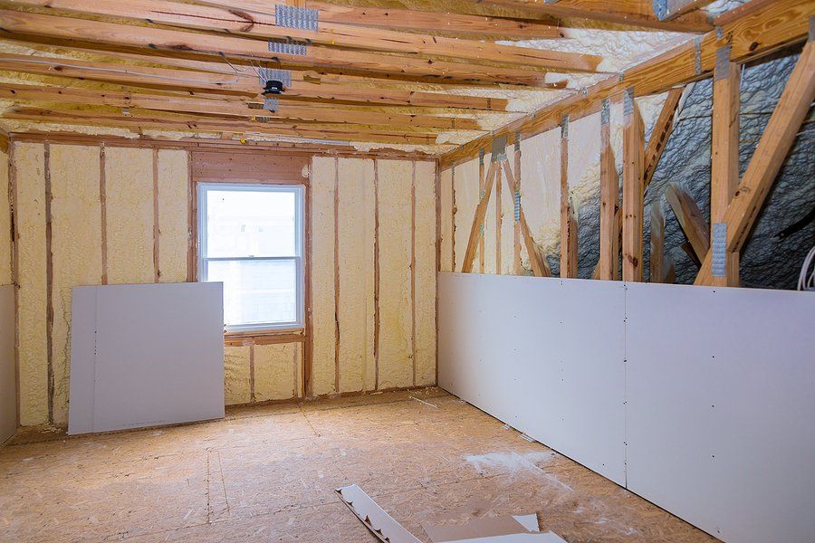 Spray foam insulation and drywall installation in Los Angeles for energy-efficient homes.