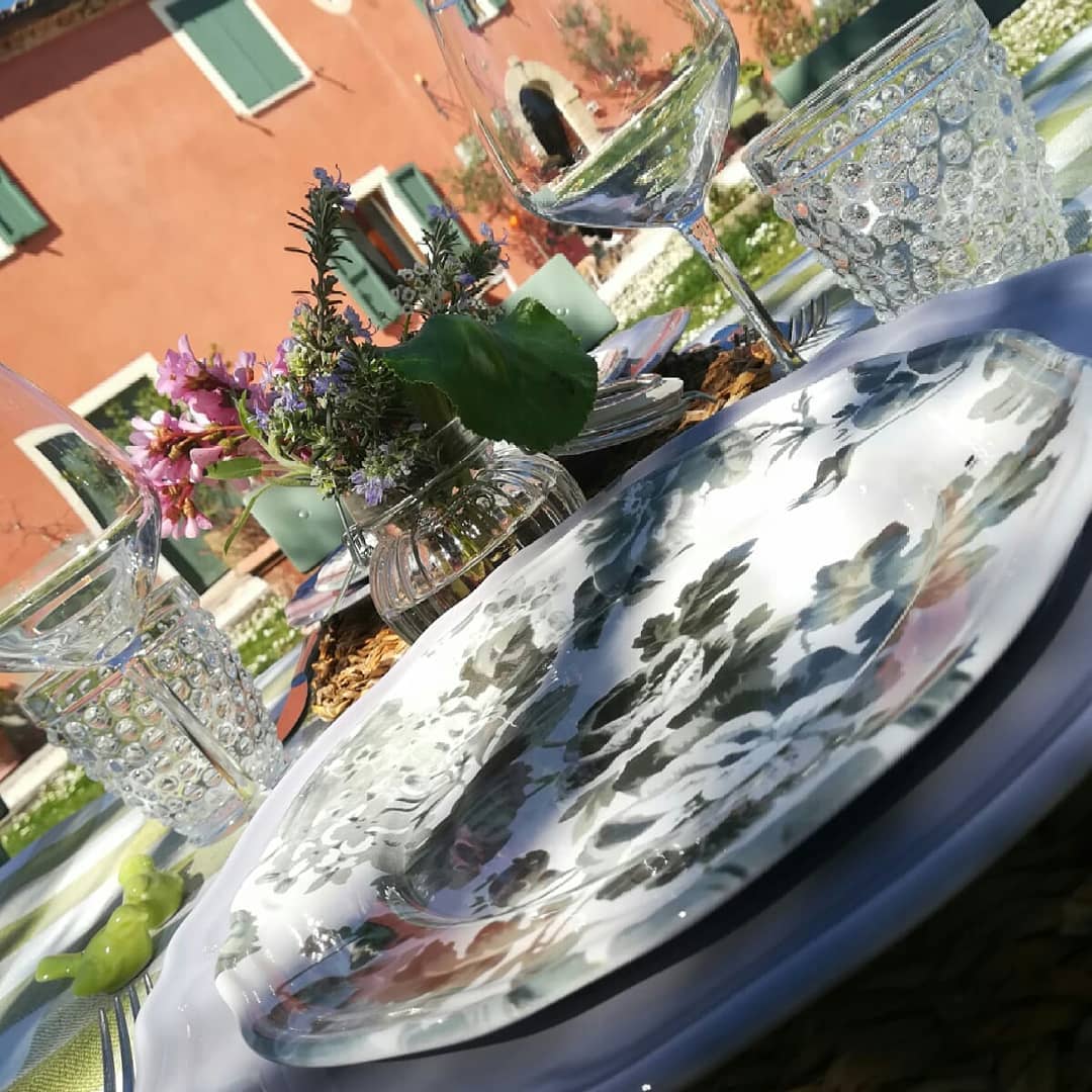 tavoli all'aperto