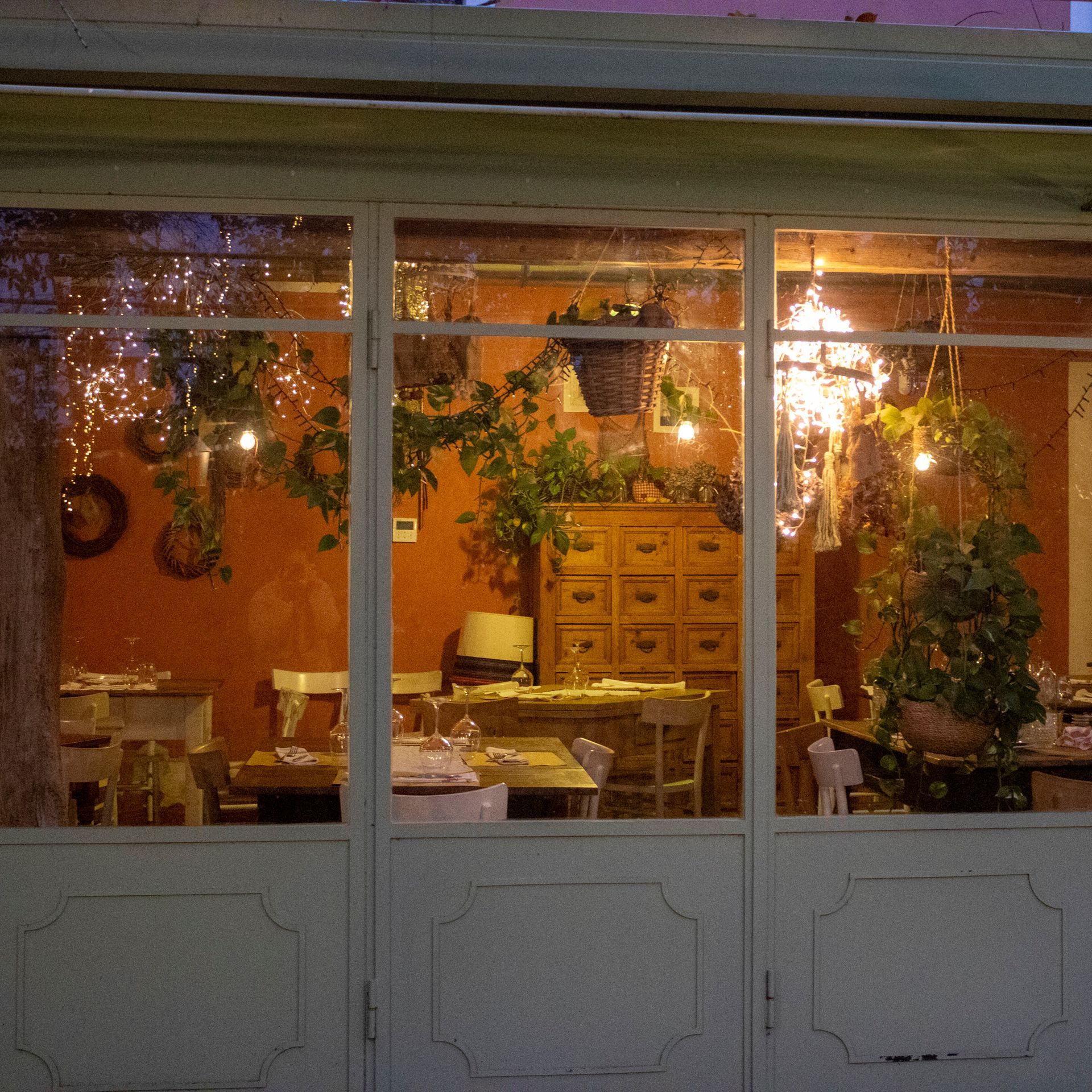 tavoli all'interno del ristorante