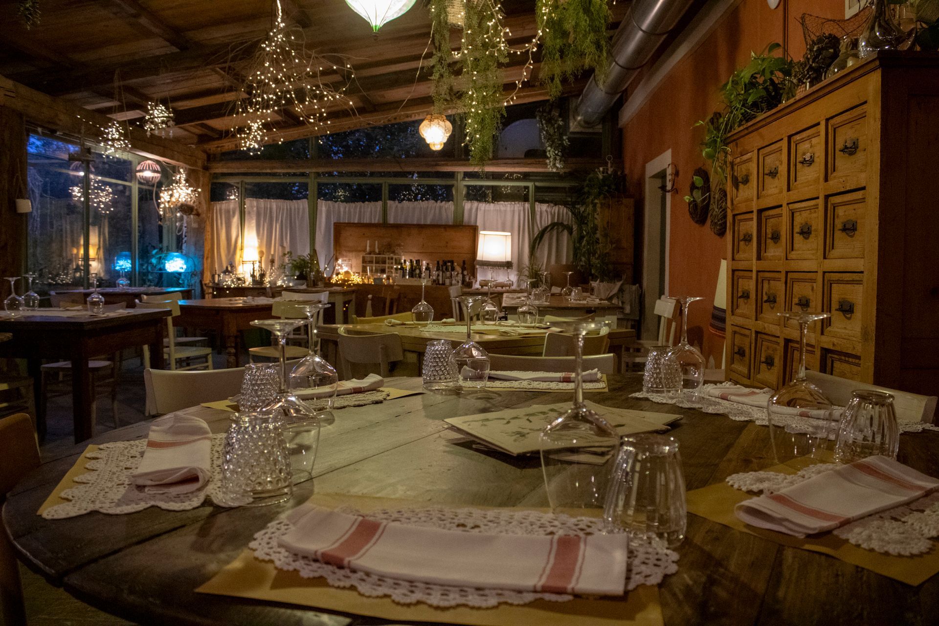 tavoli all'interno del ristorante