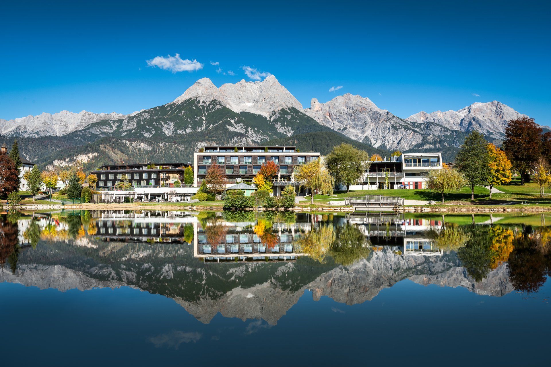 Aussenansicht des Ritzenhof - Hotel und Spa am See © Peter Kuehnl