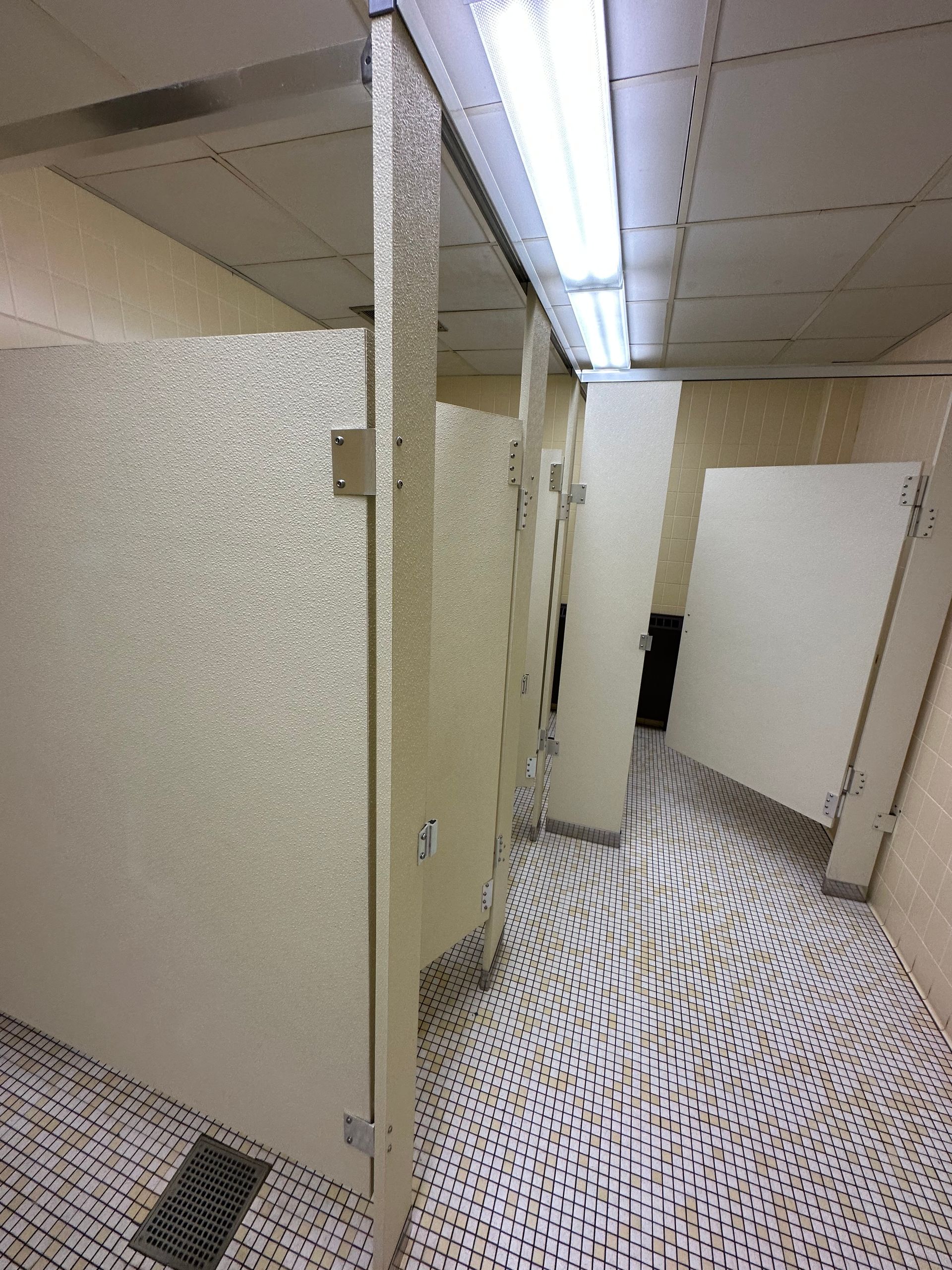 Kokopelli Company Bathroom Partition Installation Shaler, PA