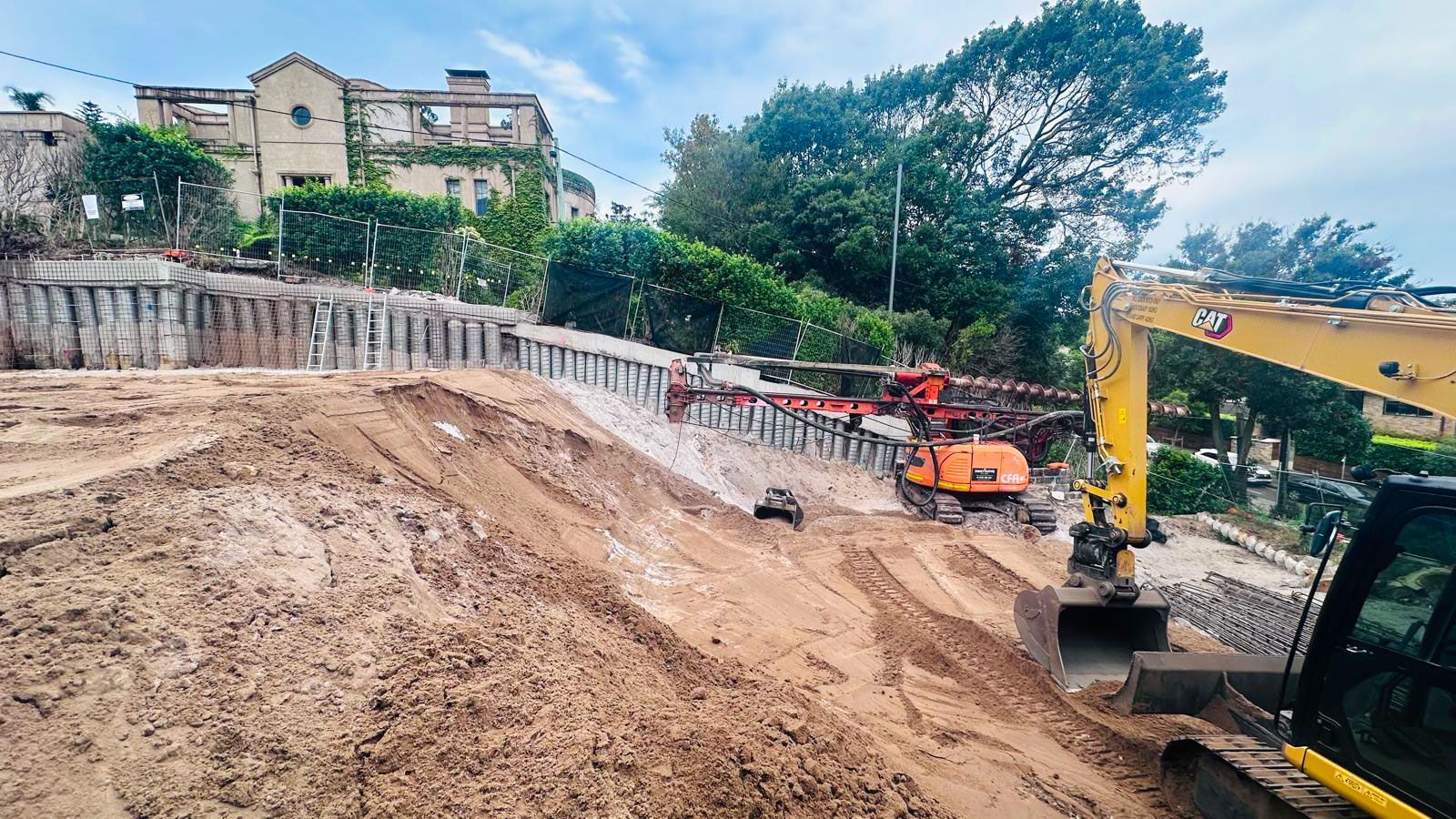Piling and foundation construction equipment