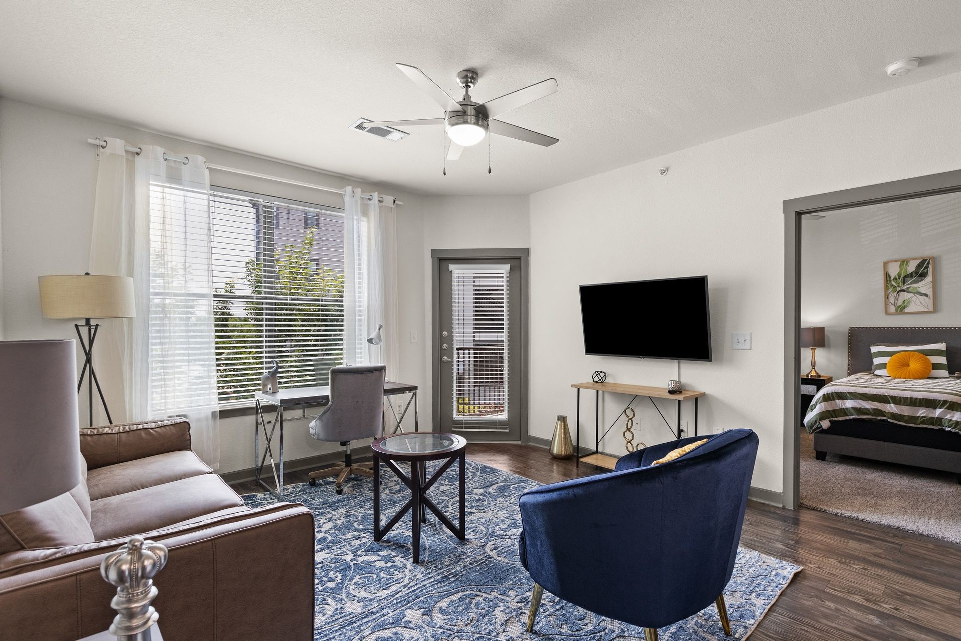 Transformation of an empty apartment into a furnished, move-in-ready home