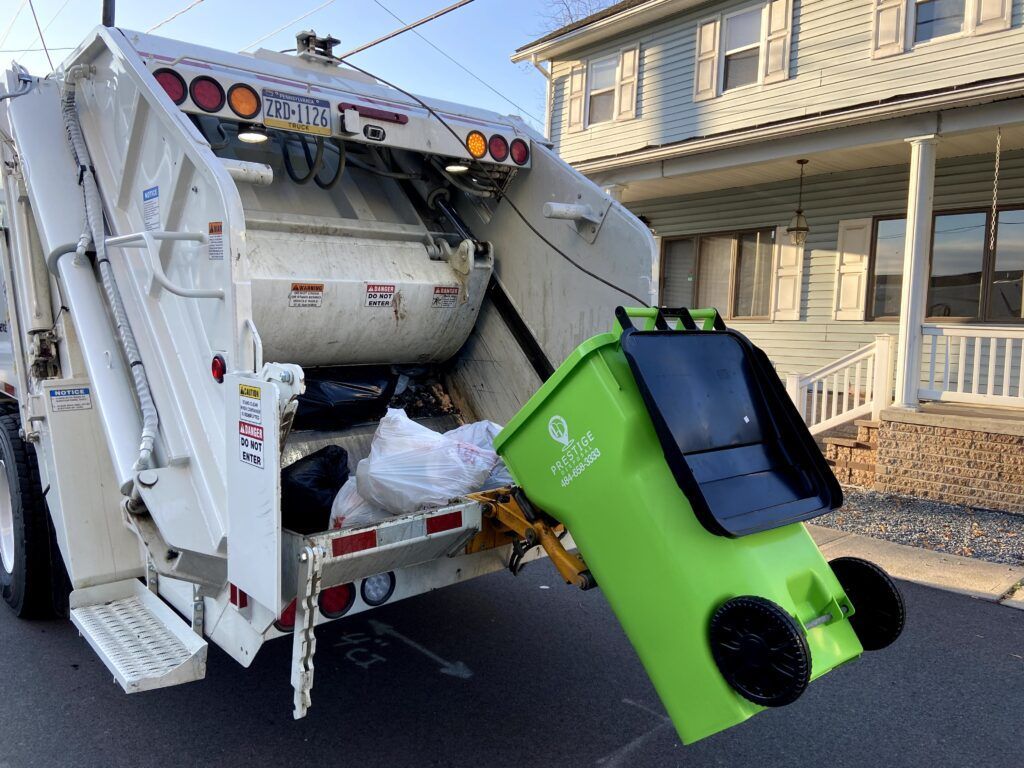 Garbage truck 