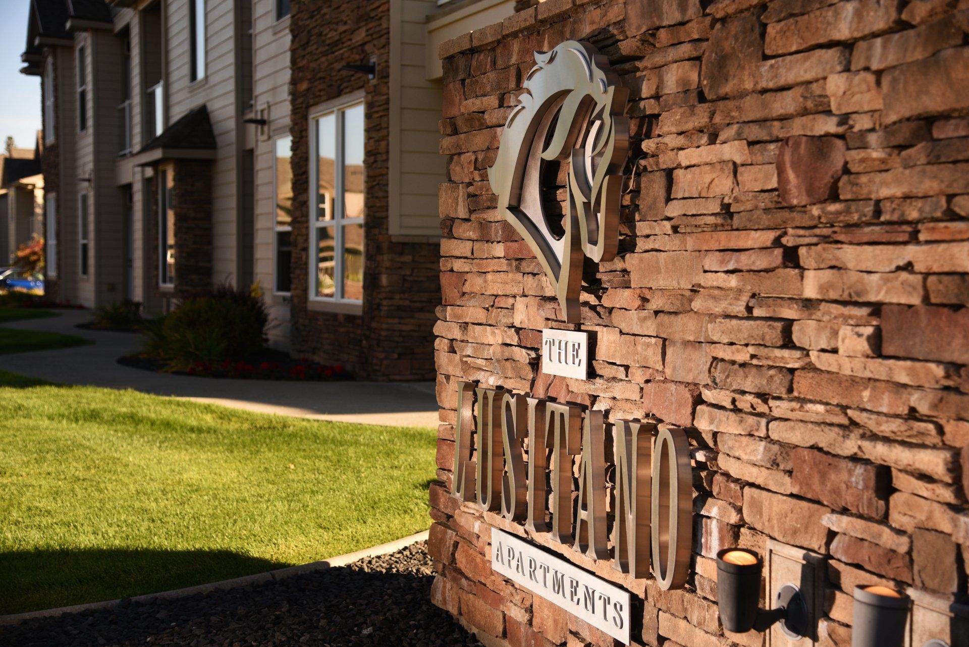 Lusitano Apartment sign
