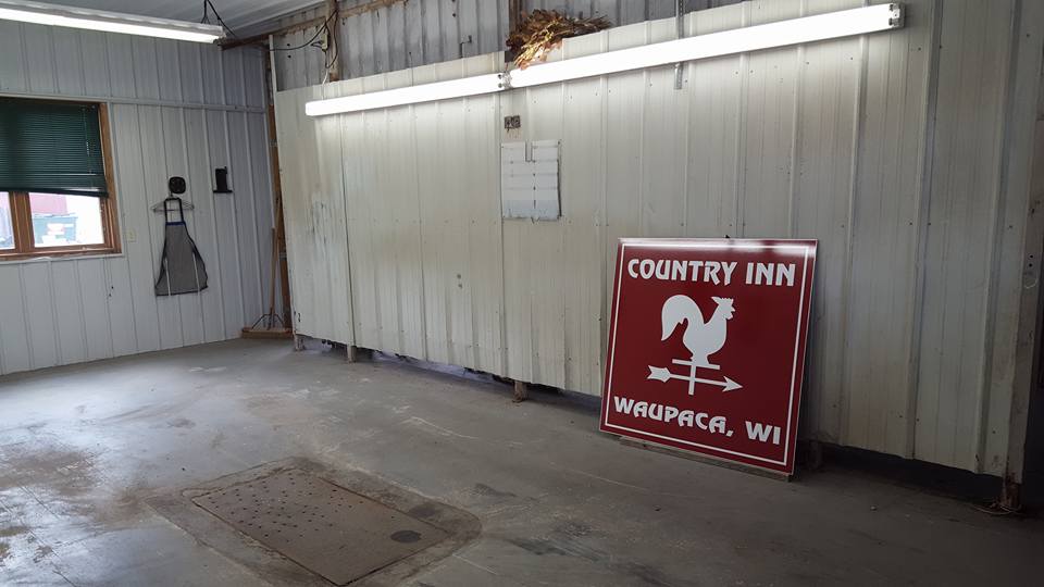 A Country Inn yard sign