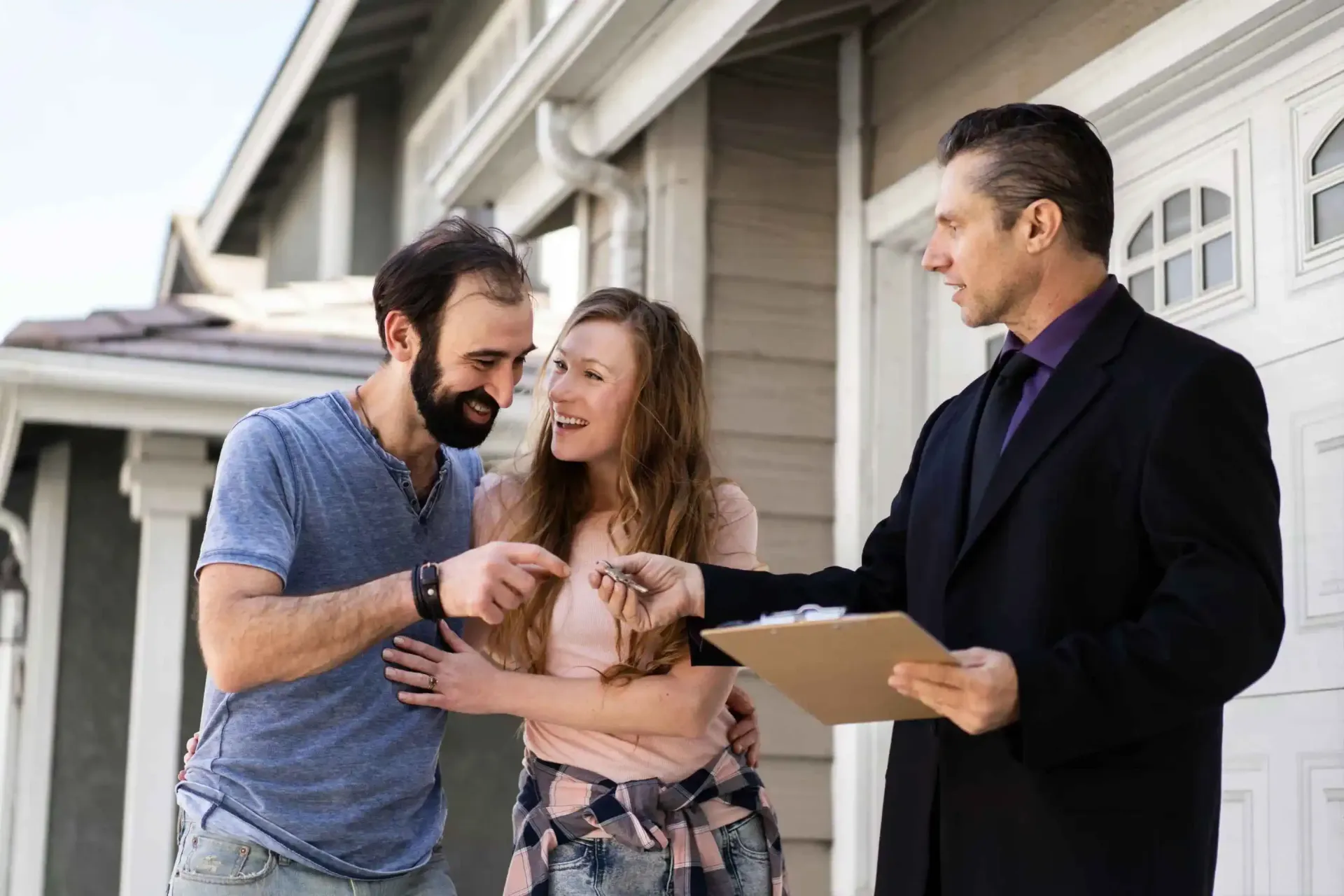 Happy Couple: First-Time Home Buyer Mortgage Broker in Burlington