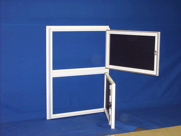 A white window with the screen open on a blue background