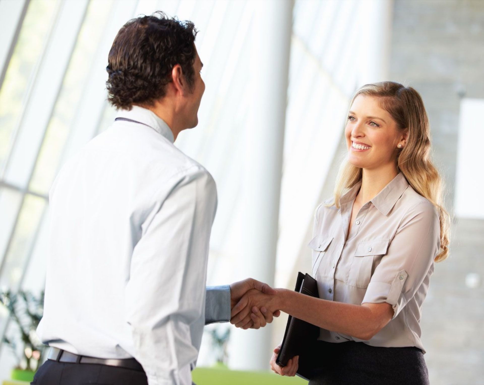 investors shaking hands