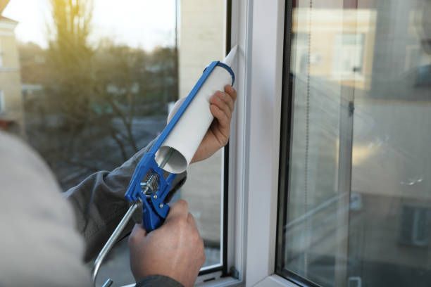 Sealing Window with Caulk | Cape Coral, FL | Cape Coral Glass & Mirror