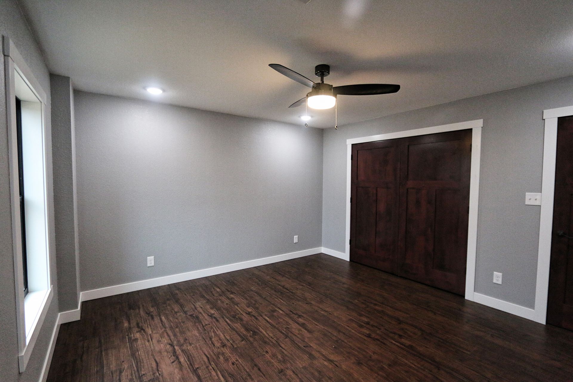 Empty Room – Decorah, IA – Viking Roofing & Construction