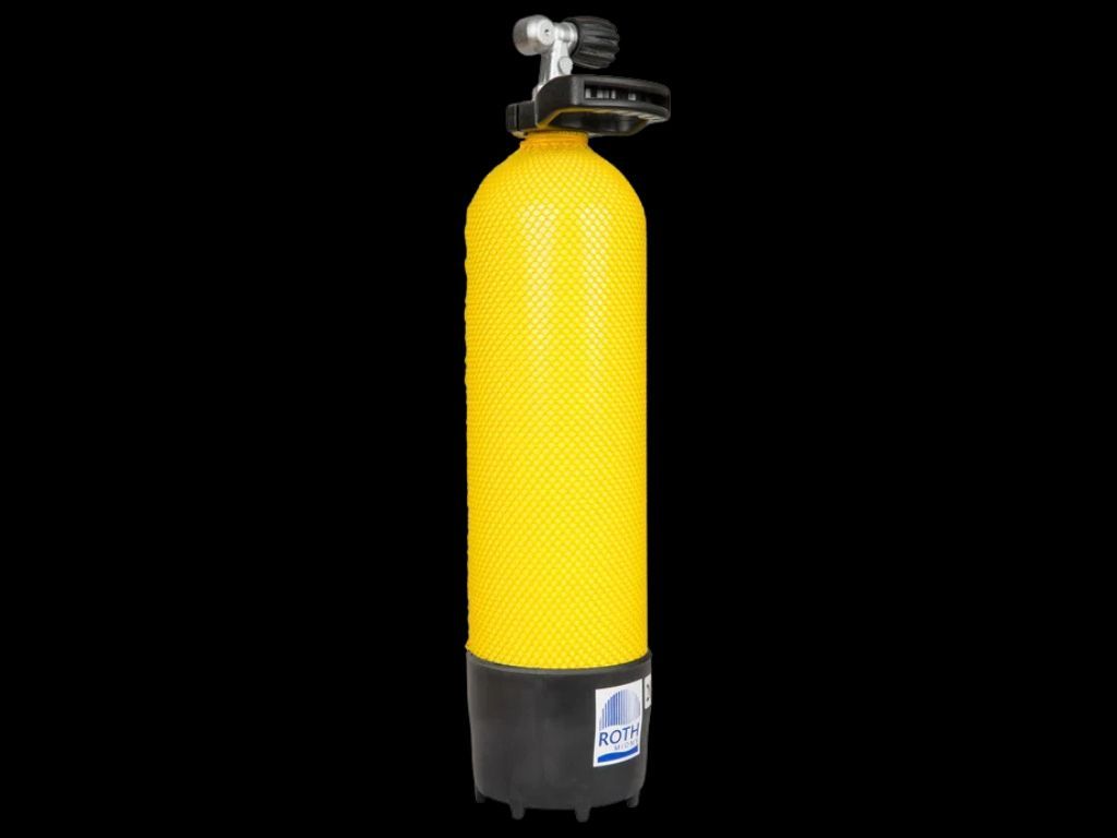 Bouteille d’air comprimé jaune pour recharger les lanceurs de paintball, essentielle pour les parties et compétitions.