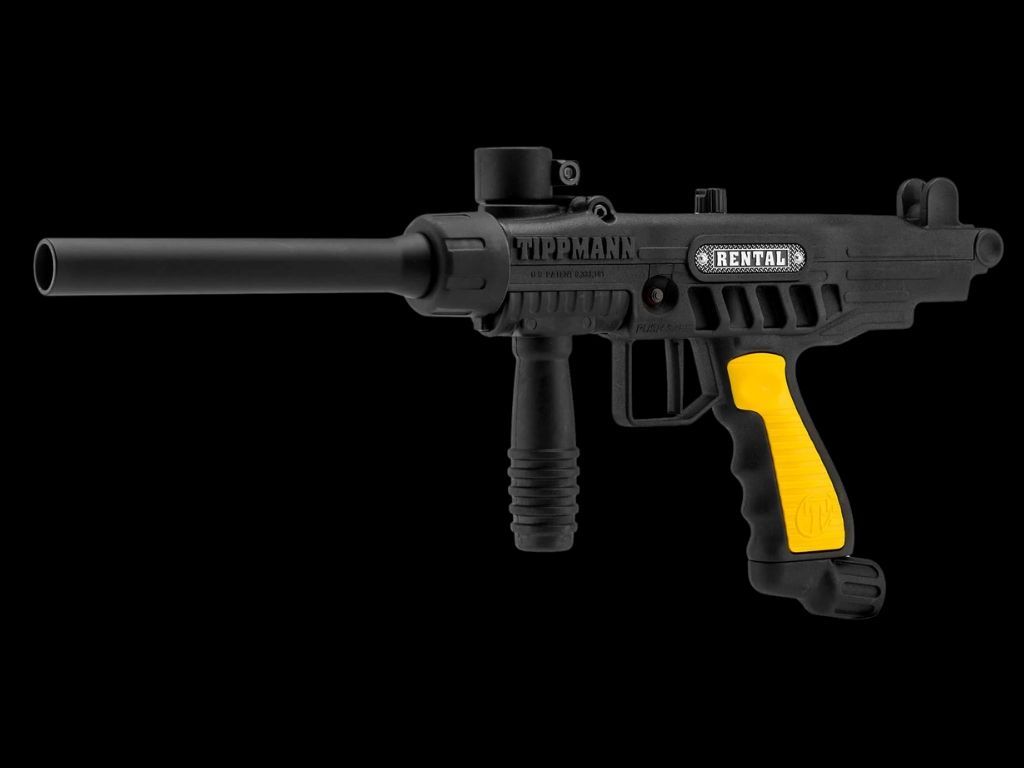 Lanceur de paintball Tippmann FT-12 noir avec poignée jaune, robuste et idéal pour la location, en calibre 0.68