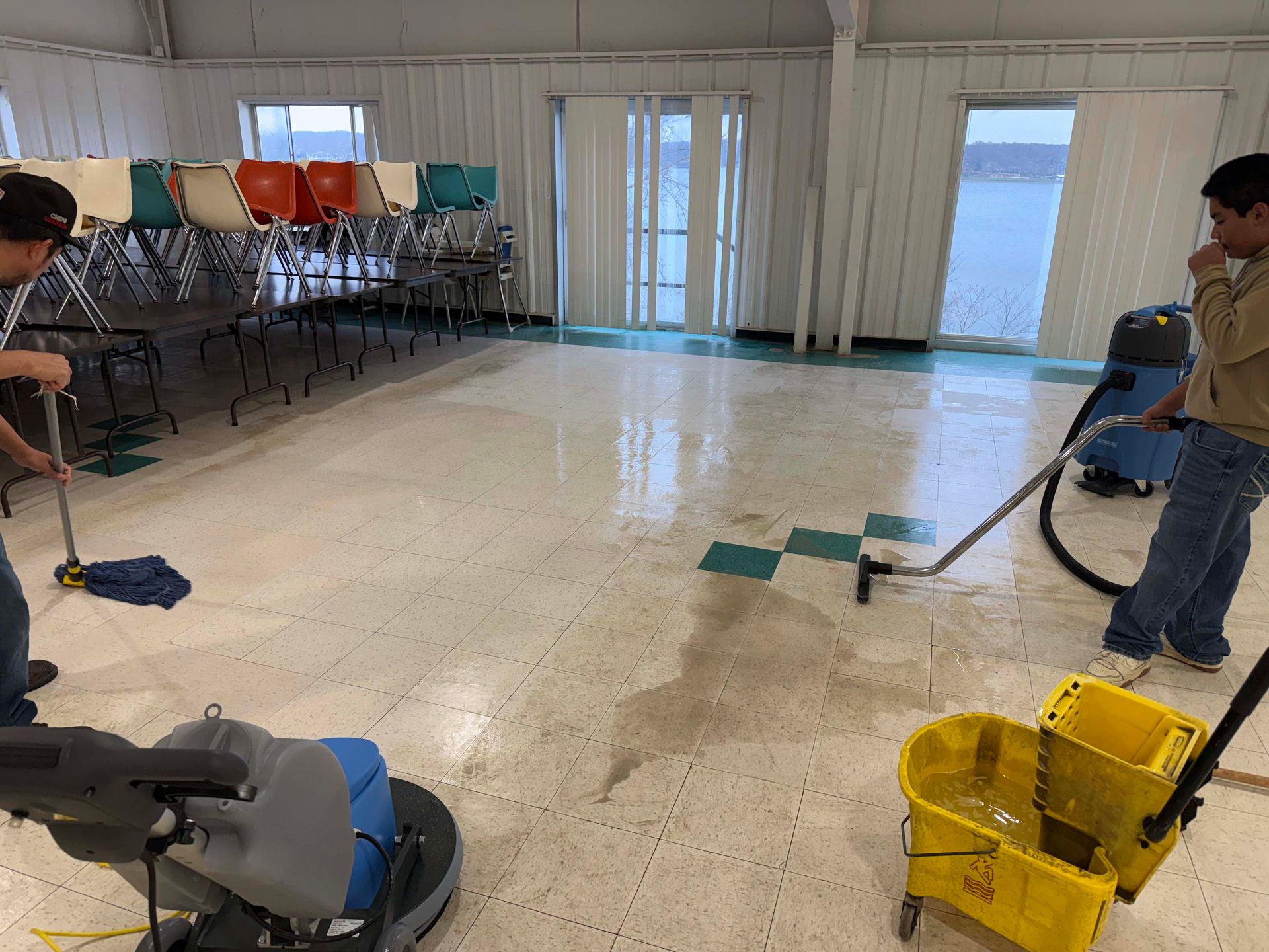 Floor stripping equipment