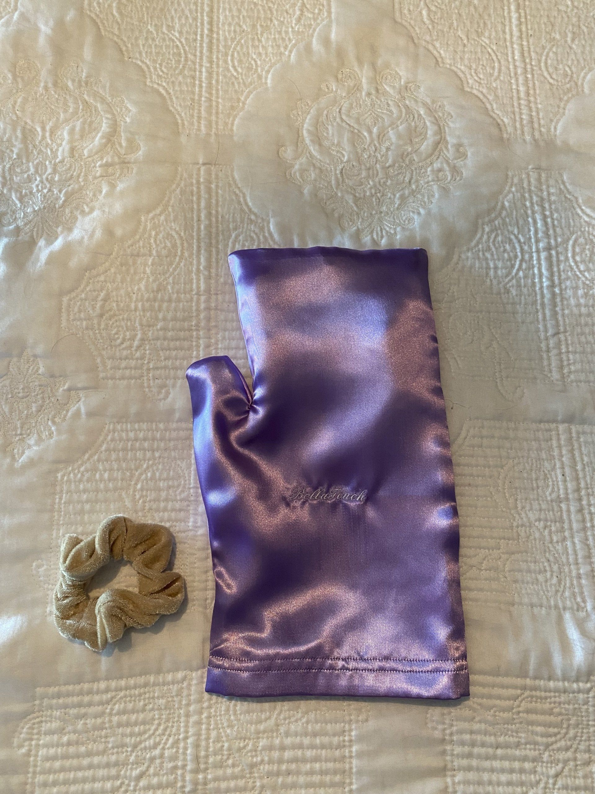 bellatouch silky massage glove