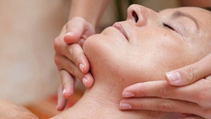 Japanese Facial Massage in All Four Stages