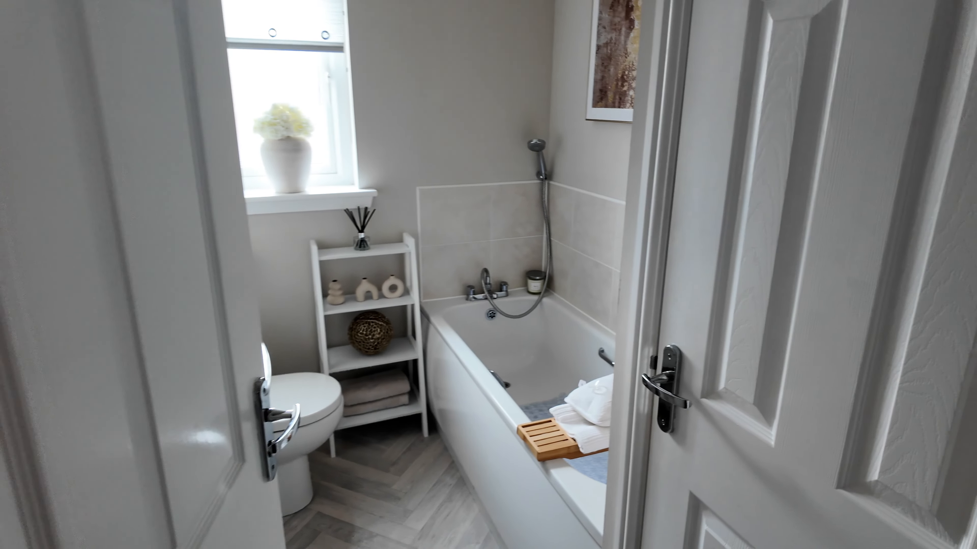 Professional move-out cleaning service in a New York apartment
