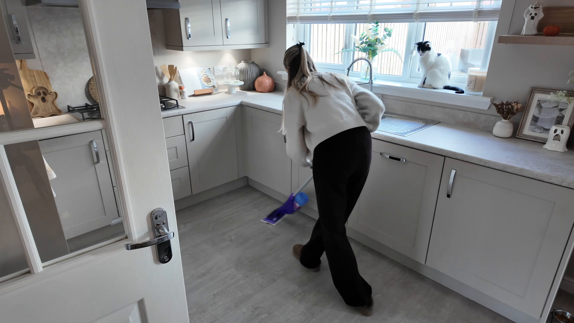 Home cleaned by Help Maid in Sunnyside, Queens