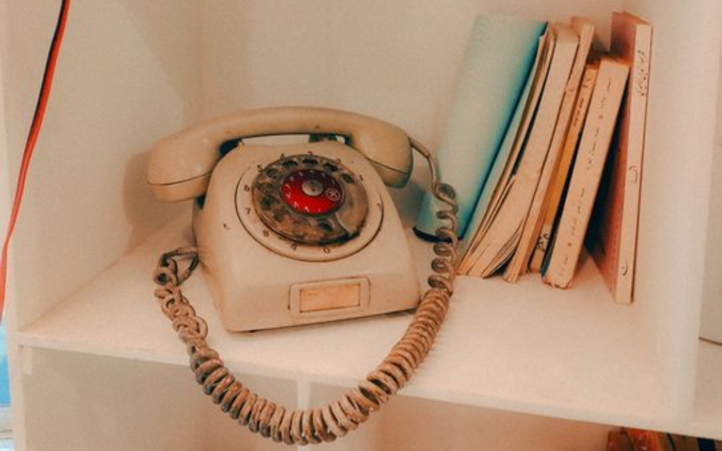 old rotary phone