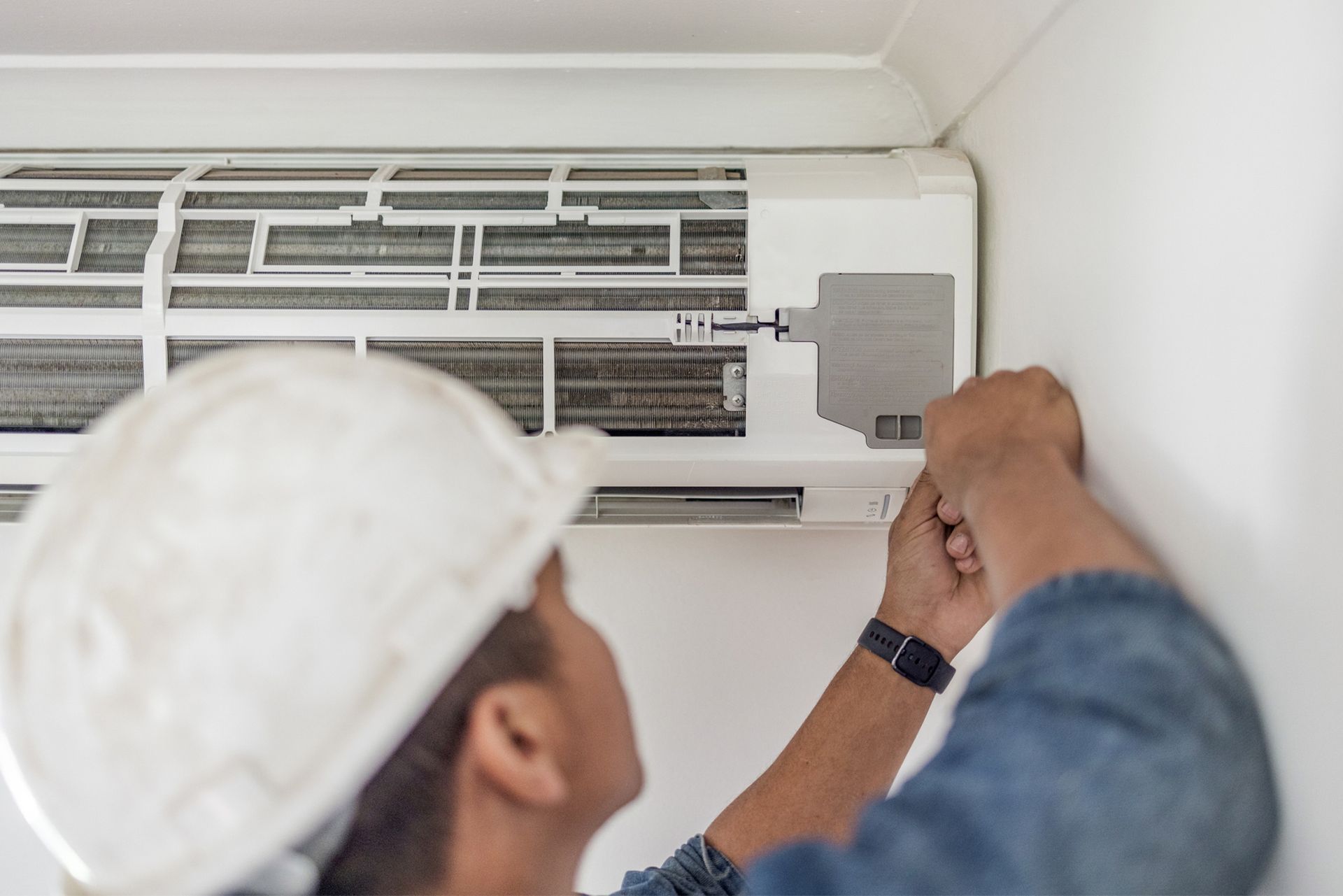 Fixing an Air Conditioner — El Paso, TX — El Paso 4 Tech AC Services Fixing an Air Conditioner — El Paso, TX — El Paso 4 Tech AC Services