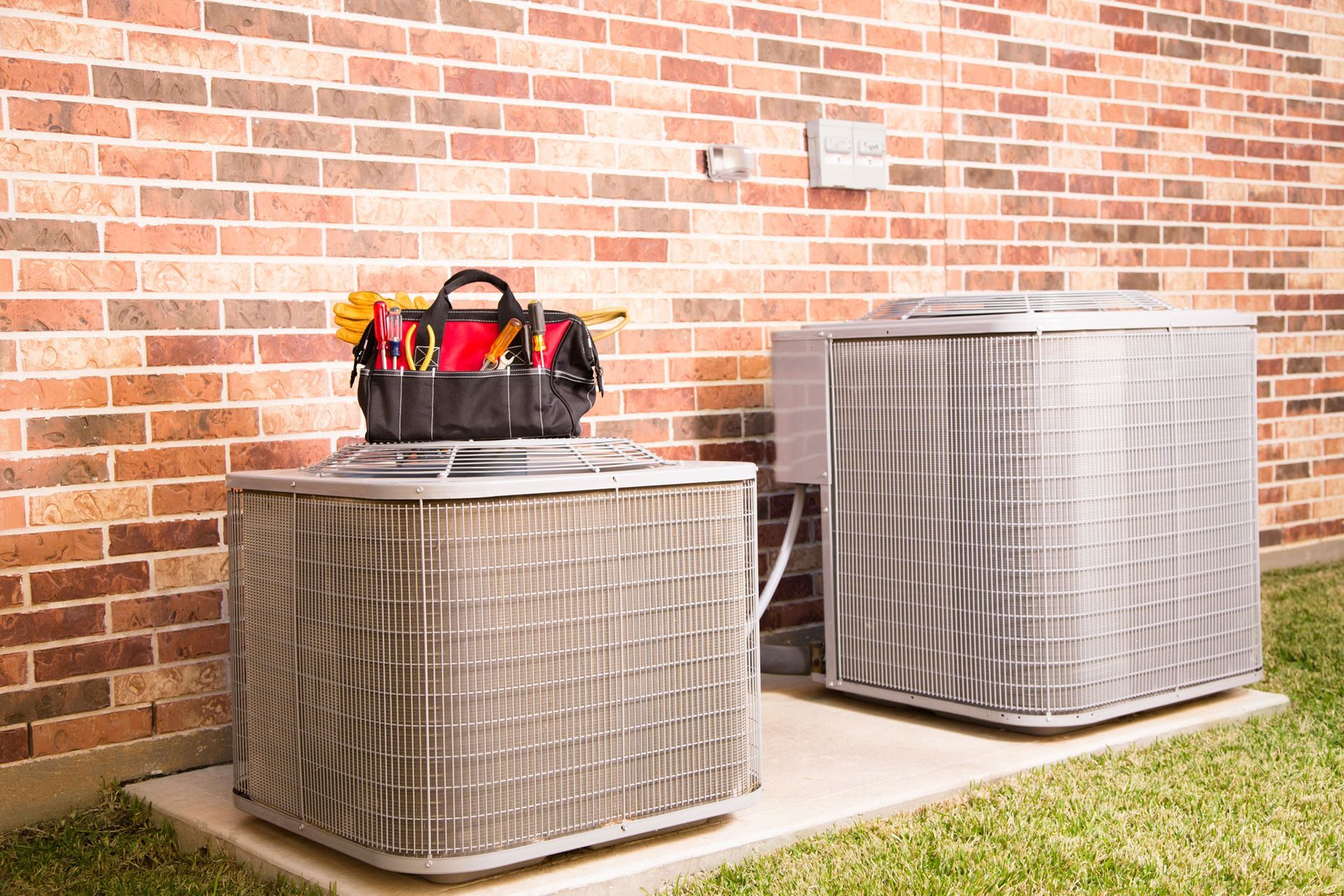 Work Tools on Air Conditioners — El Paso, TX — El Paso 4 Tech AC Services