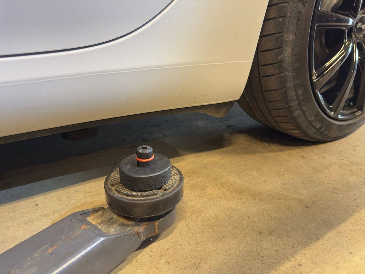 Tesla tõstepadjad