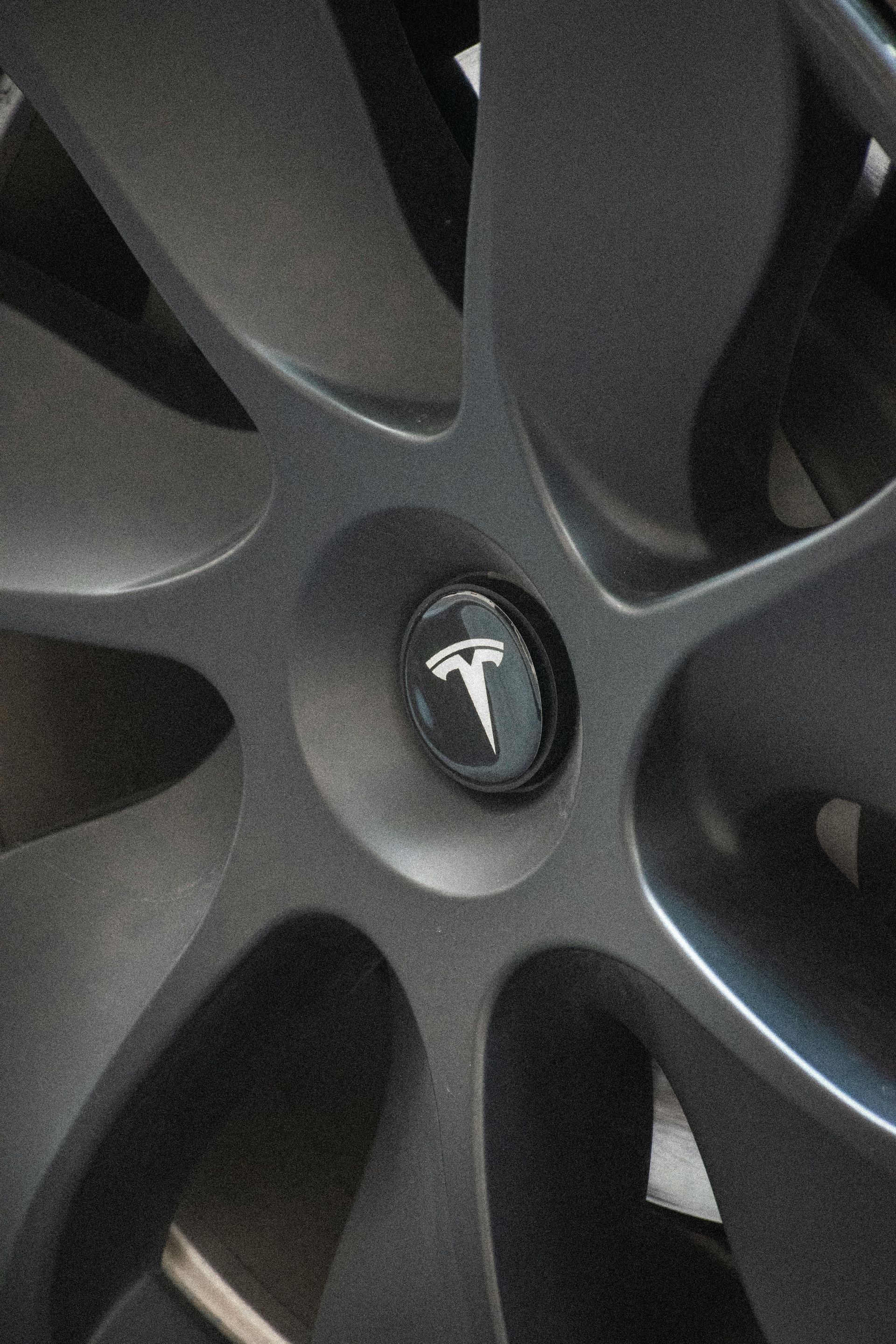 Tesla rehvivahetus
