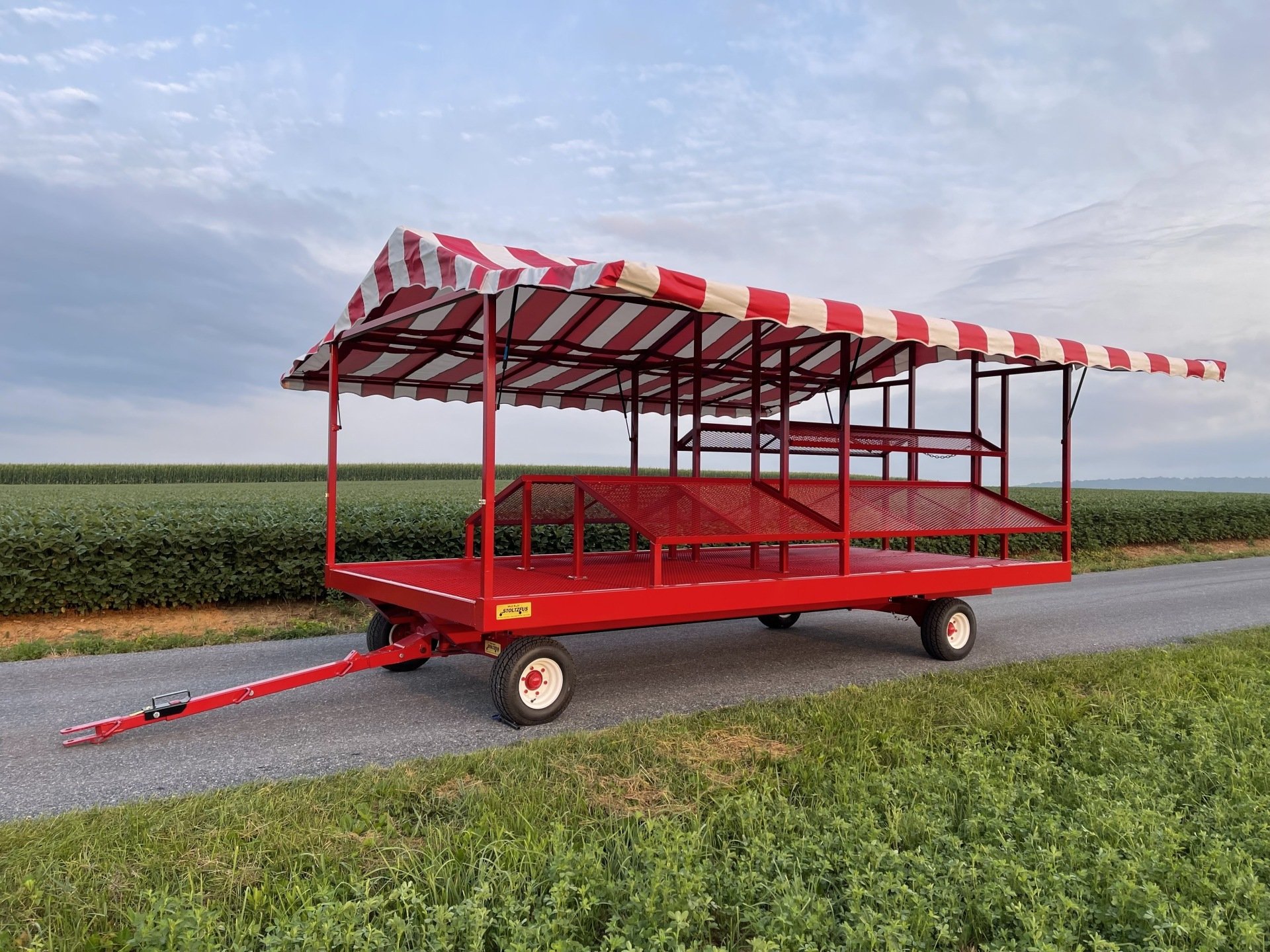 Livestock Equipment Farm Wagon Stoltzfus Manufacturing livestock-equipment-farm-wagon-stoltzfus-manufacturing