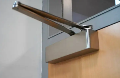 Door closure device