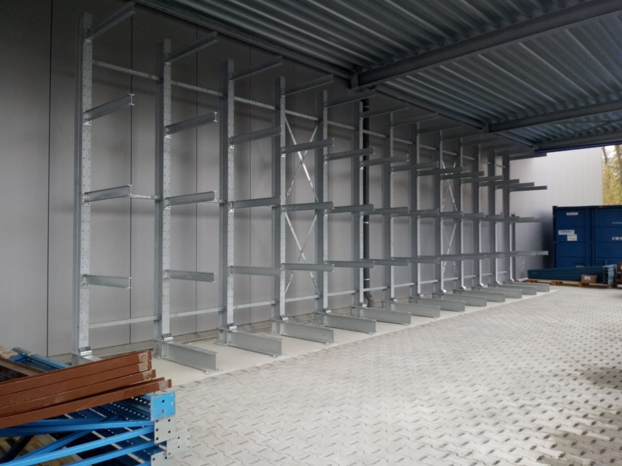 Racknets Monteren van draagarmstelling