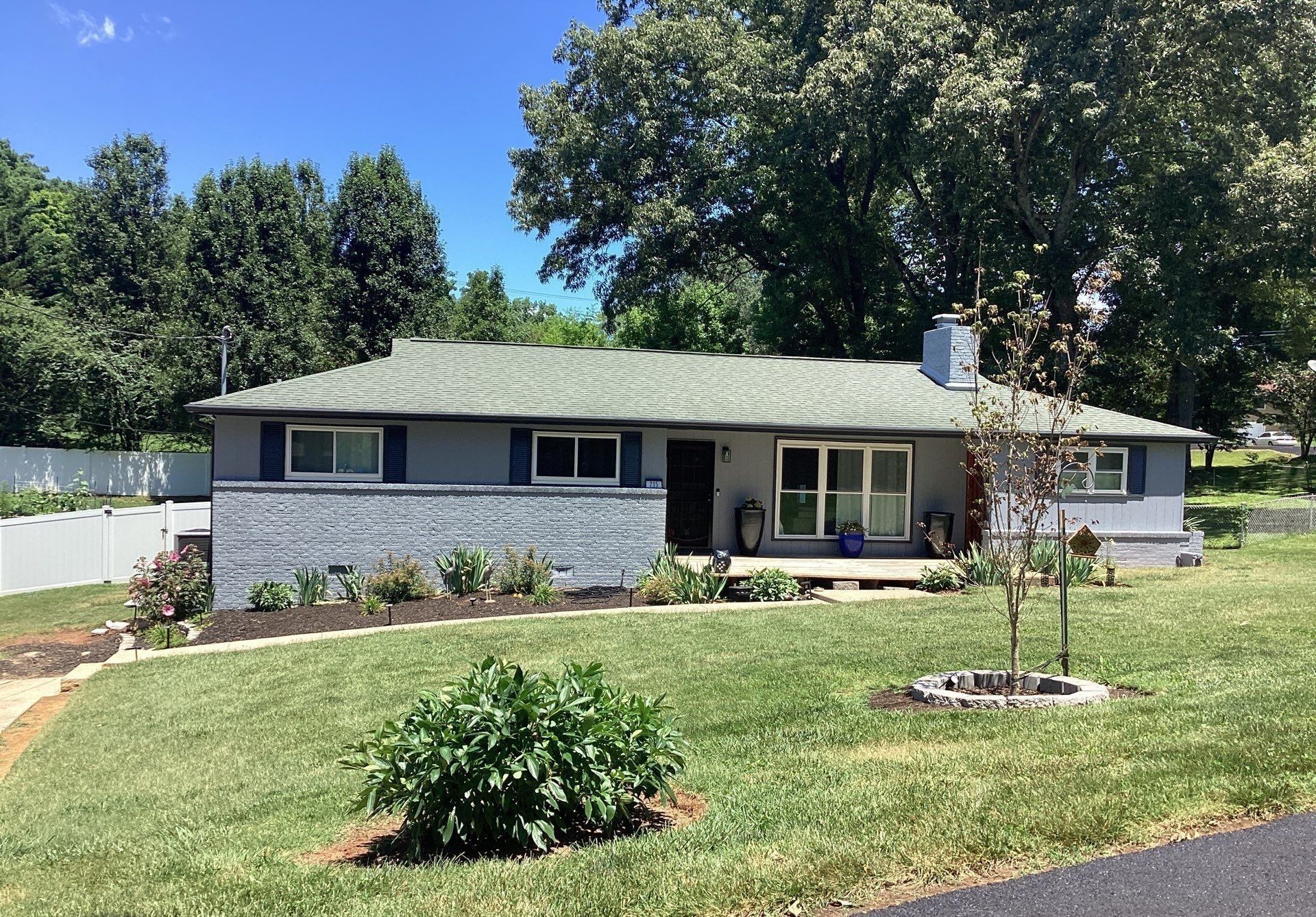 exterior painting in Knoxville with gray brick