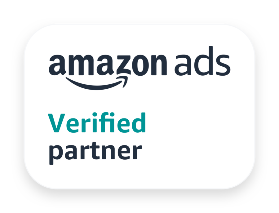 Selo de Parceiro Verificado do Amazon Ads em um fundo quadrado branco com cantos arredondados.
