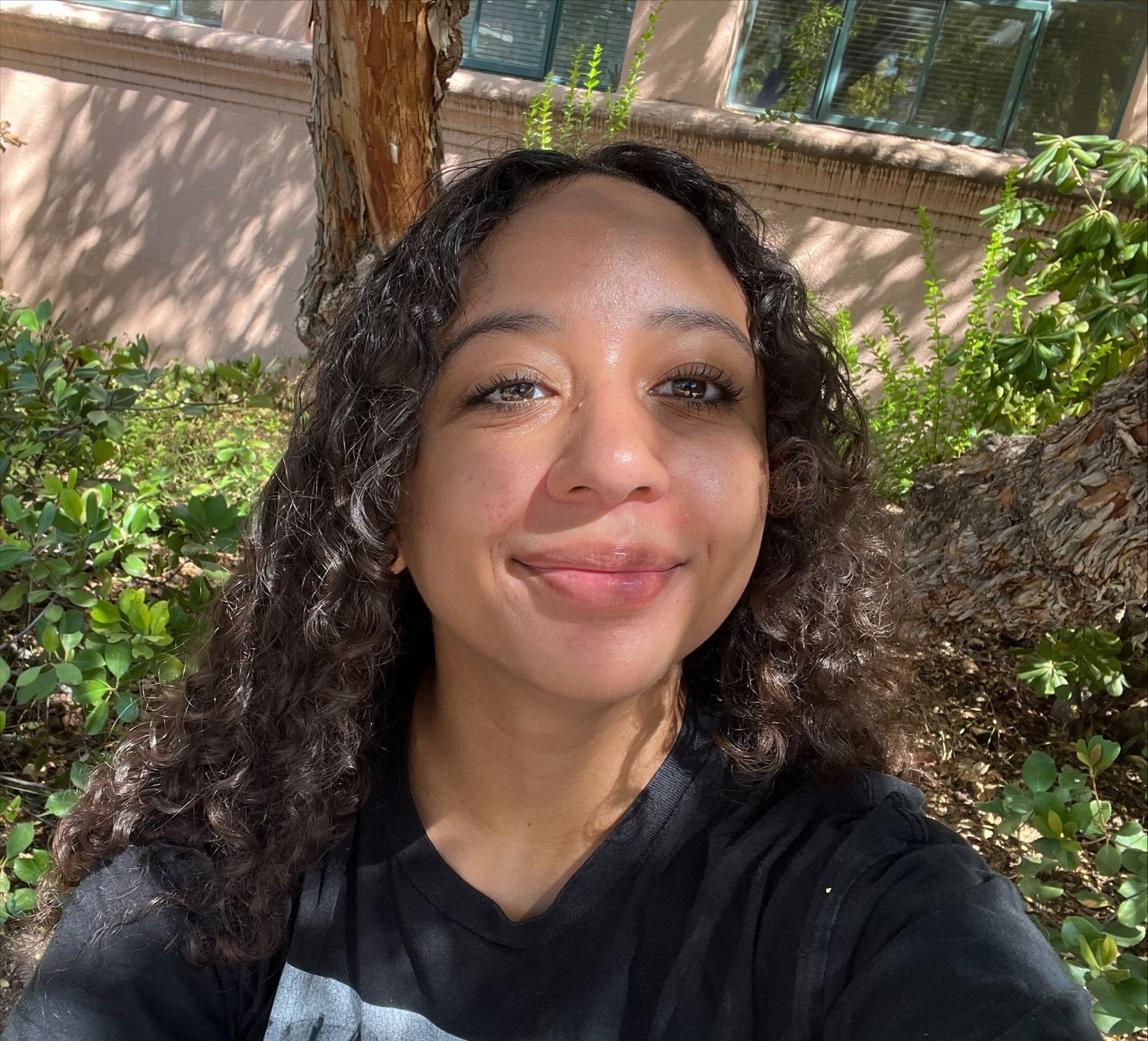 Nia Bell, Office Assistant