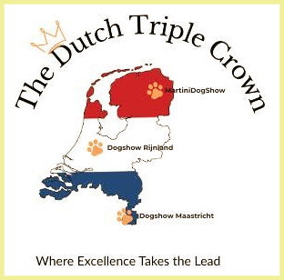 Logo met een kaart van Nederland in rood, wit en blauw, met daarop de aanduiding 'hondenshows' en de tekst 'De Nederlandse Triple Crown'.