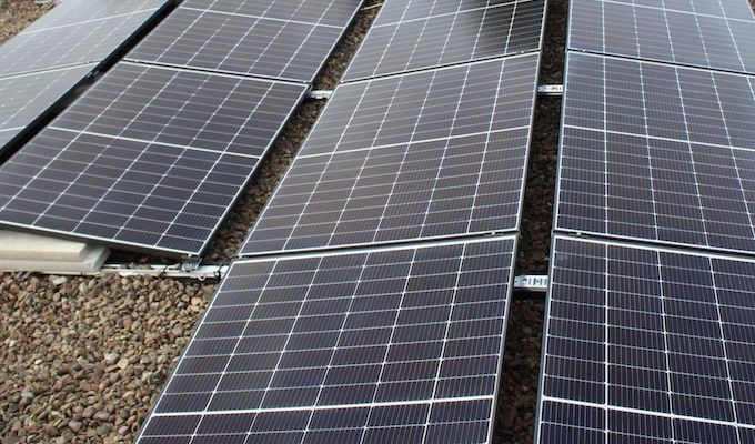Photovoltaik-Generatorleistung: 12,92 kWp Vermiedene CO2-Emissionen: 5.155 kg/Jahr Autarkiegrad: 54,5 %