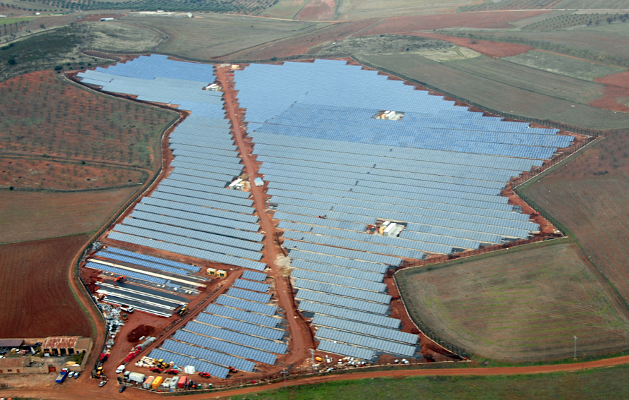 Mitwirkung bei der Planung eines Solarparks mit einer jährlichen Energieproduktion von 9 500 MWh in Spanien.