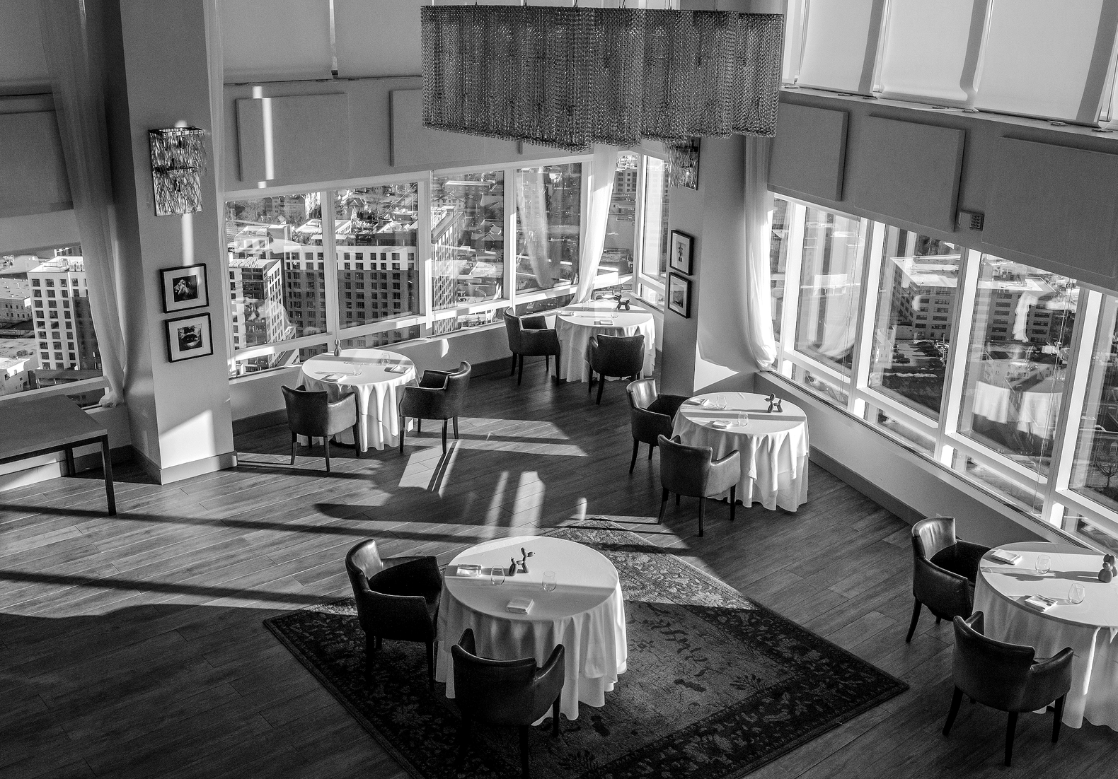 the pentclub haus - sunday break fast