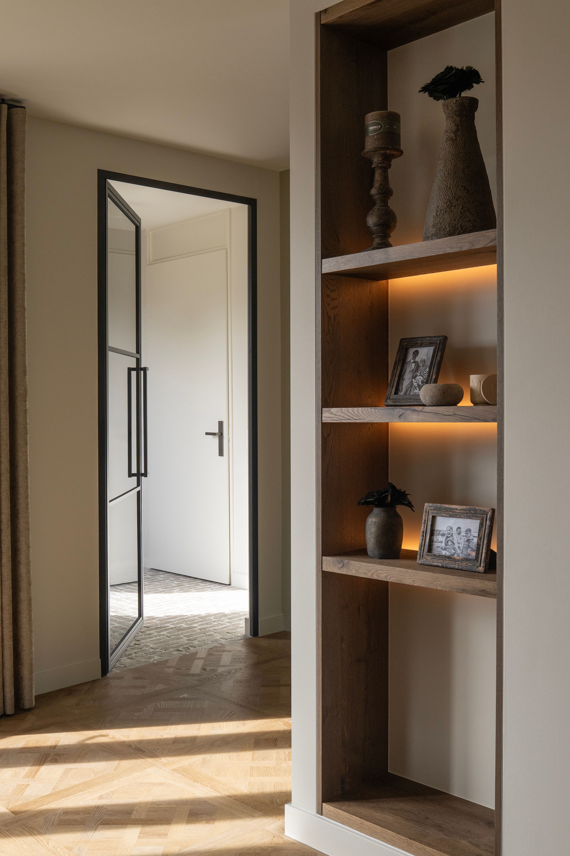 Maatwerk kast met geïntegreerde verlichting